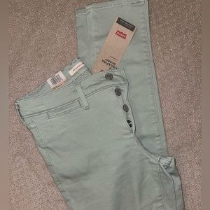 Women's Levi Sculpt Jeans